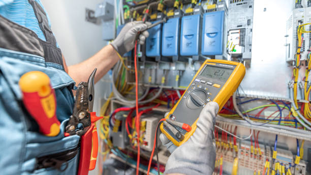 Best Affordable Emergency Electrician  in Kalona, IA